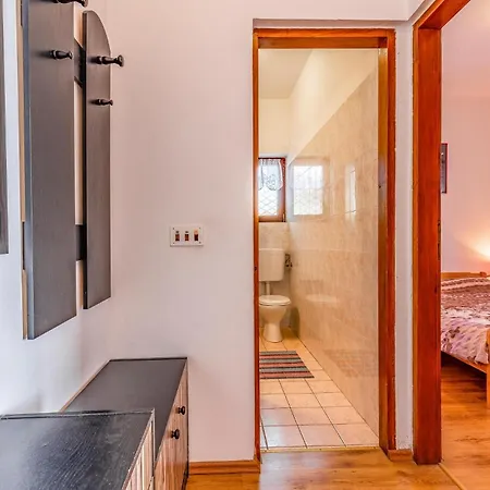 Apartment Lovely In With Kitchen Pula