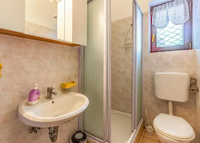 Lovely In With Kitchen Pula