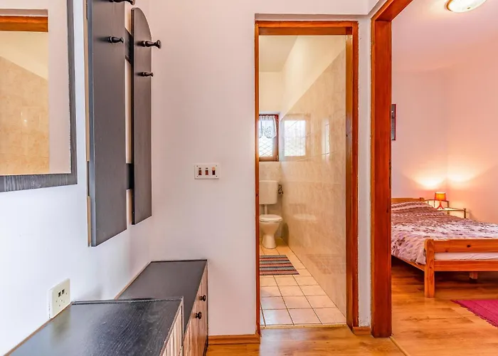 Apartamento Lovely In With Kitchen Pula