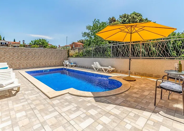 Lovely In With Kitchen