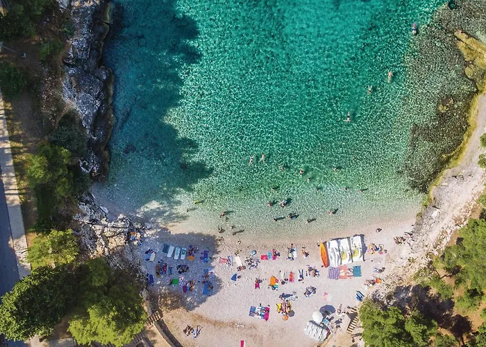 Lovely In With Kitchen Pula