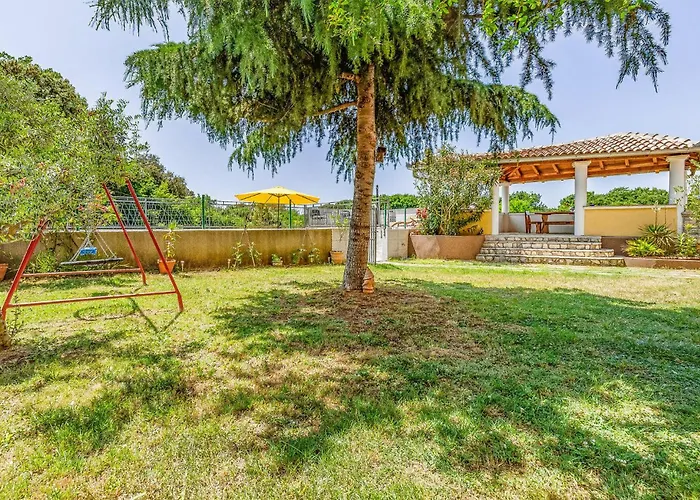 Lovely In With Kitchen Pula