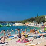 Apartment Amazing In With Swimming Pool Pula