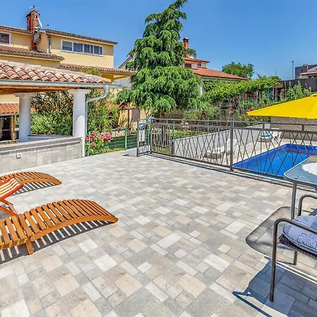 Lovely In With Kitchen *