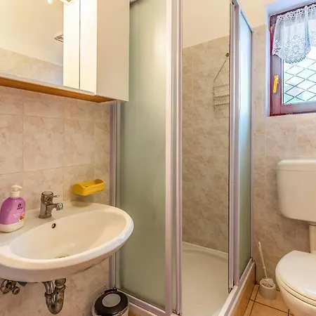 Lovely In With Kitchen פולה