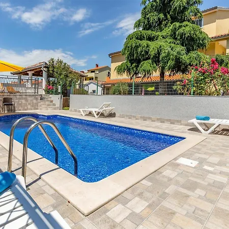 Lovely In With Kitchen