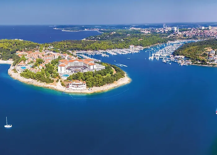 Apartment Lovely In With Kitchen