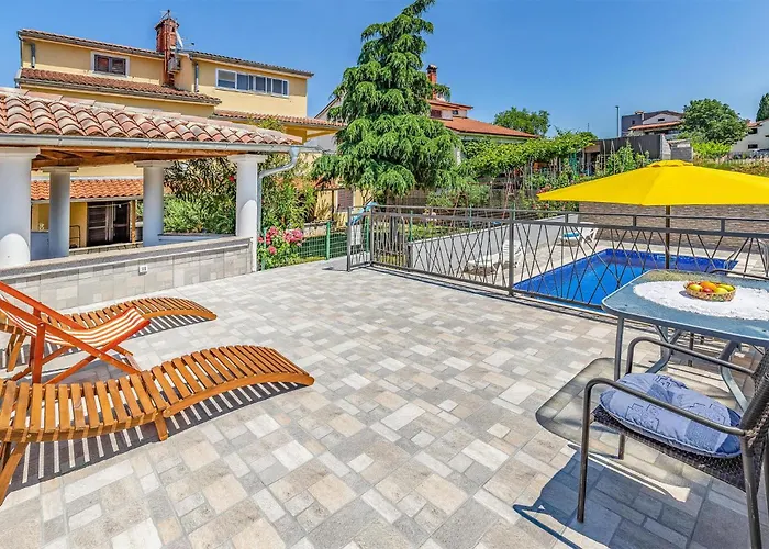 Lovely In With Kitchen *