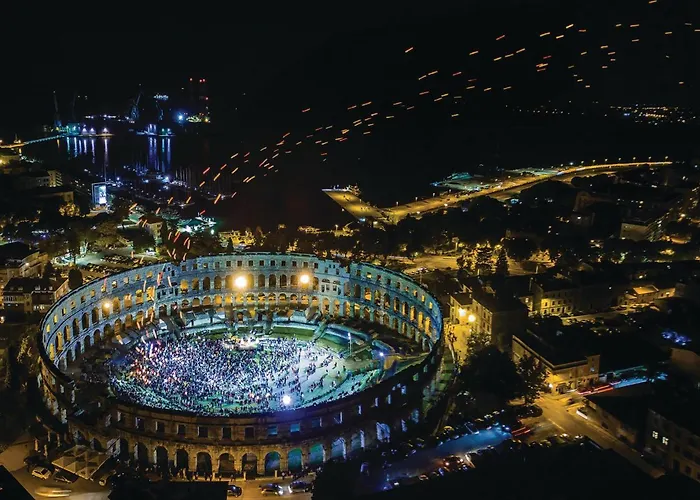 Lovely In With Kitchen *