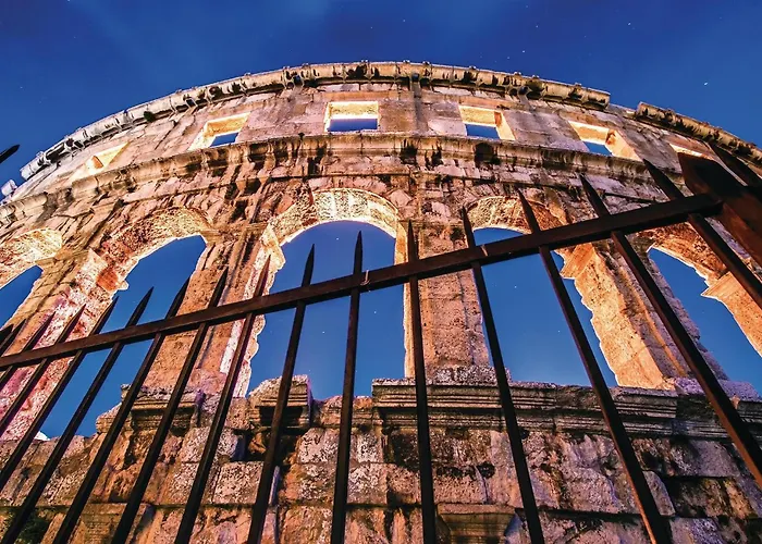 Apartment Lovely In With Kitchen Pula