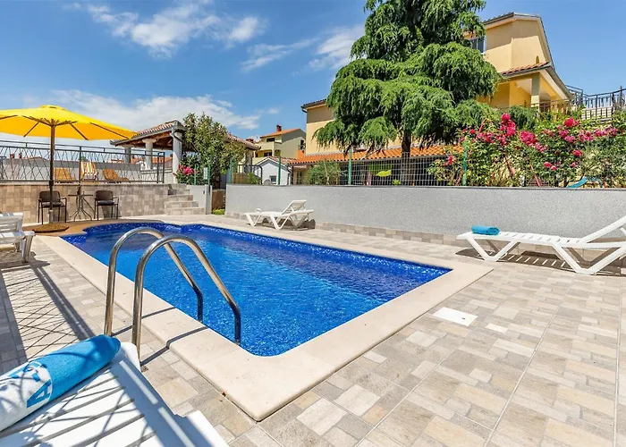 Lovely In With Kitchen