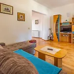 Amazing In With Swimming Pool Appartamento