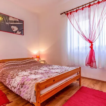 Lovely In With Kitchen *